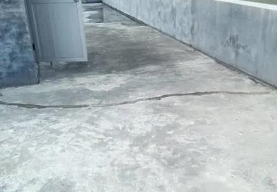 盖州楼顶漏水维修公司分享下如何解决卫生间隐蔽部位漏水的问题?